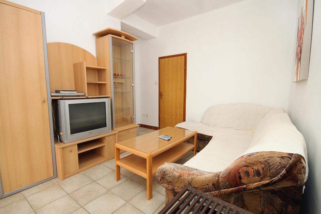 Family Friendly Seaside Apartments Vlasici, Pag - 4319 Exterior foto