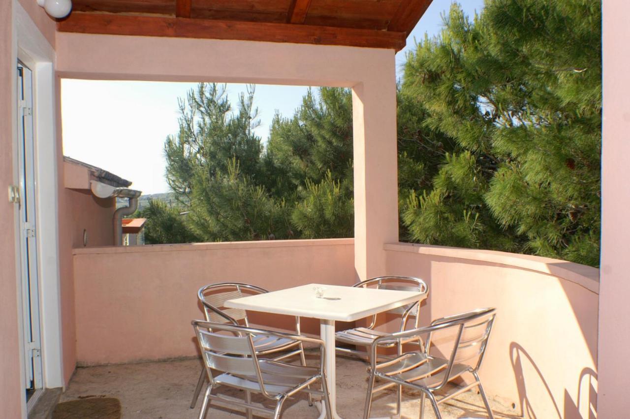 Family Friendly Seaside Apartments Vlasici, Pag - 4319 Exterior foto