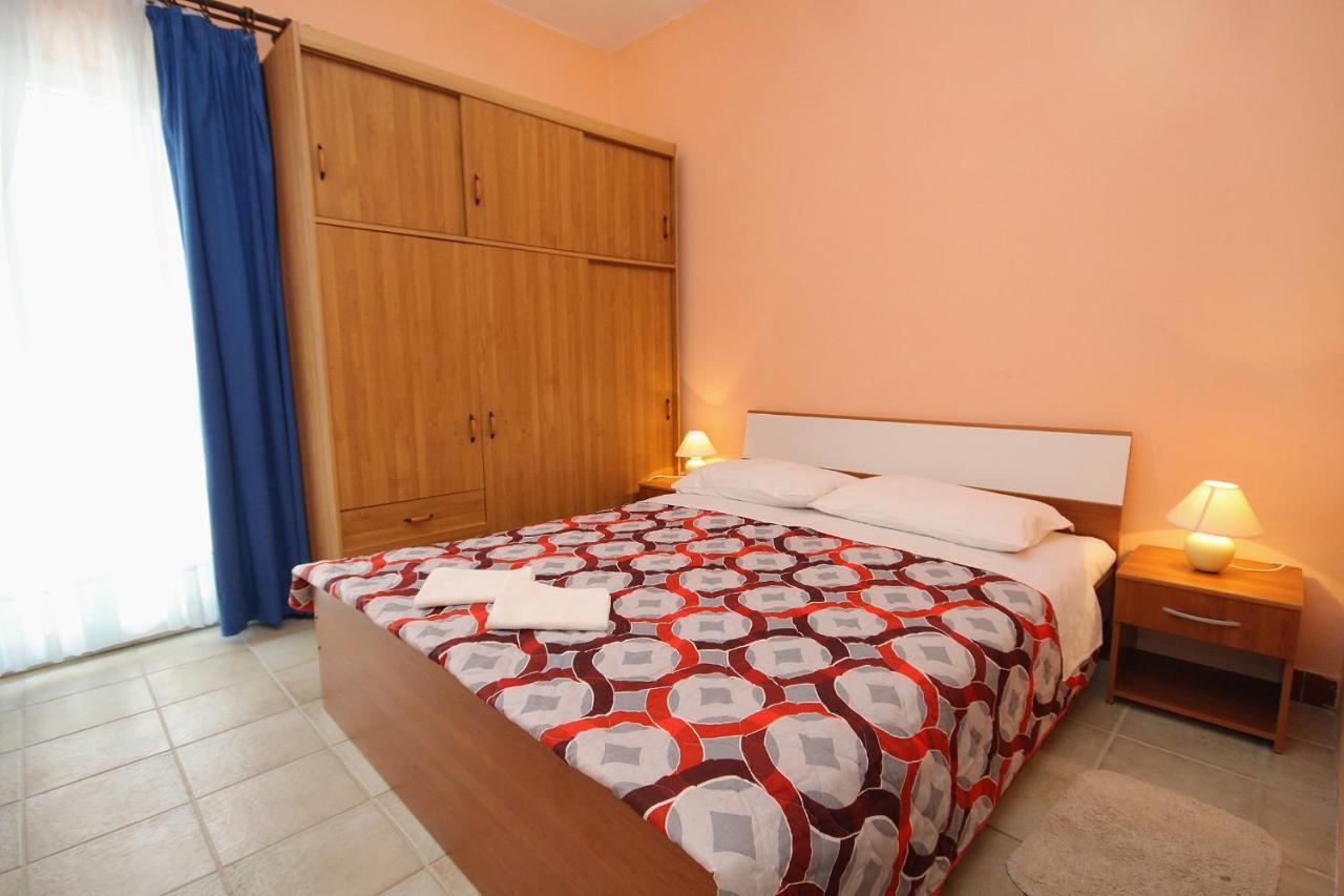 Family Friendly Seaside Apartments Vlasici, Pag - 4319 Exterior foto