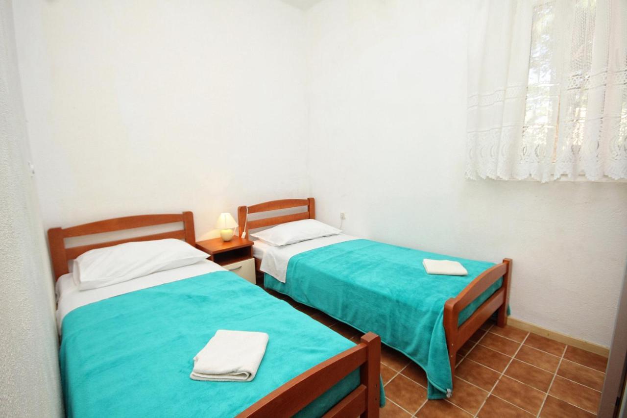 Family Friendly Seaside Apartments Vlasici, Pag - 4319 Exterior foto
