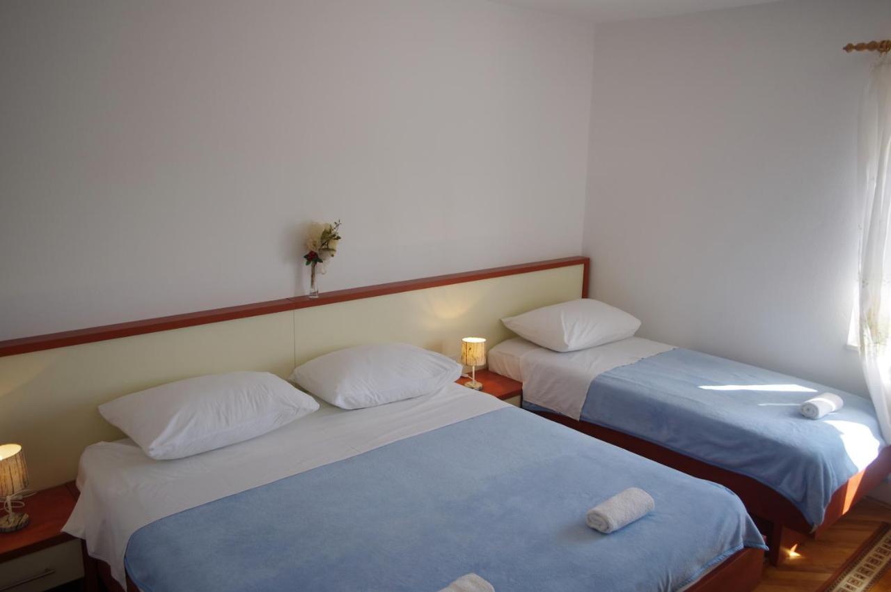 Family Friendly Seaside Apartments Vlasici, Pag - 4319 Exterior foto