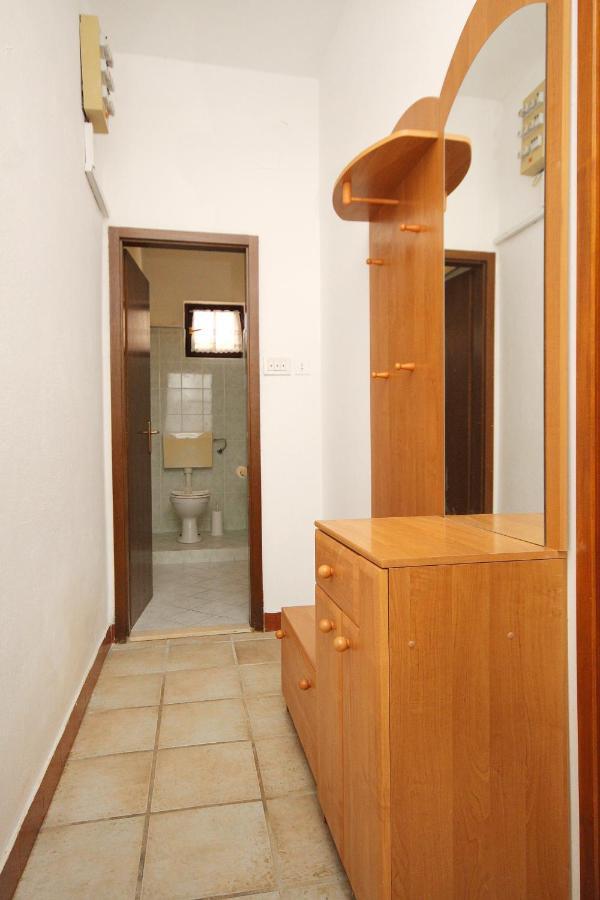 Family Friendly Seaside Apartments Vlasici, Pag - 4319 Exterior foto